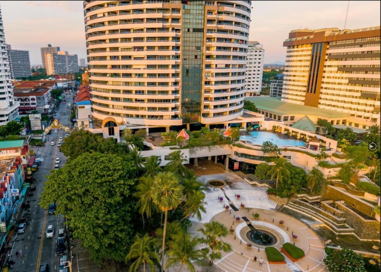 Jomtien Plaza Condotel Esterno foto
