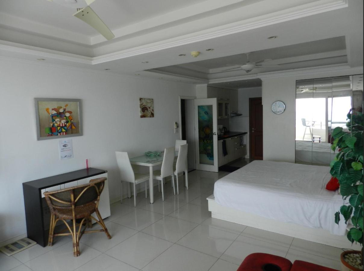 Jomtien Plaza Condotel Esterno foto