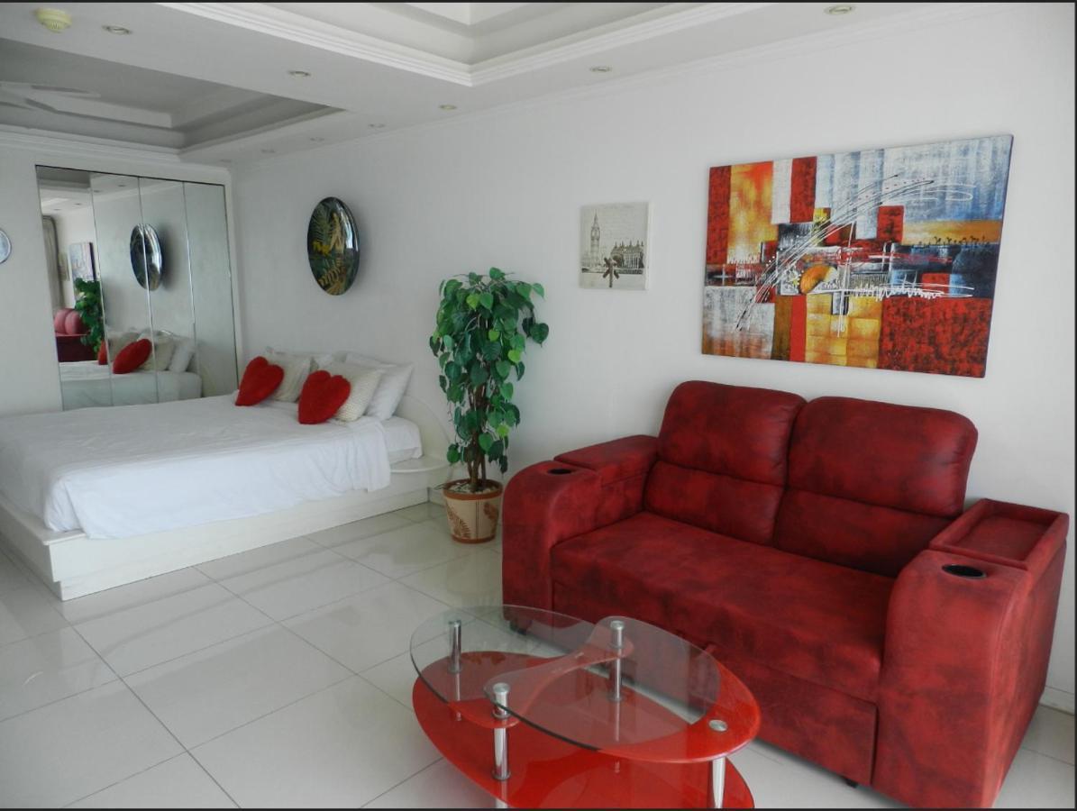 Jomtien Plaza Condotel Esterno foto