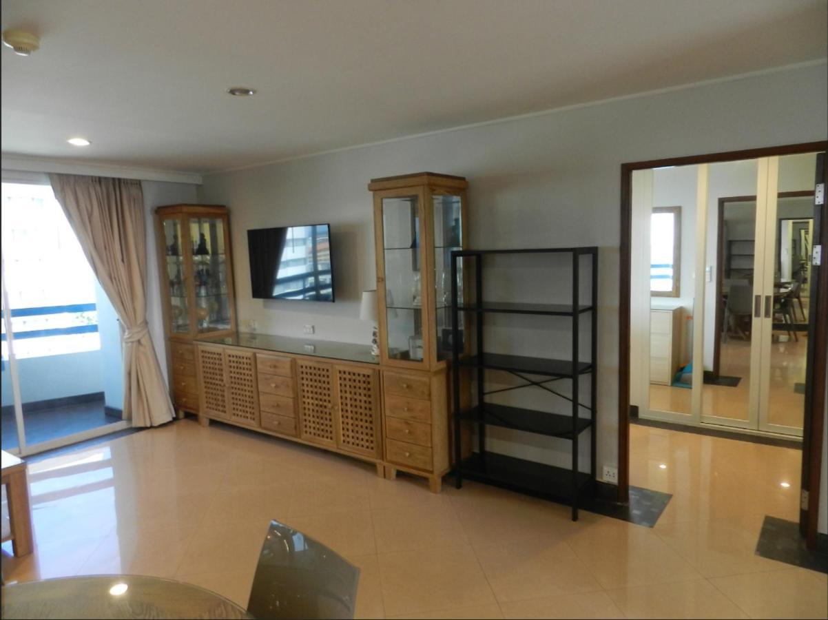 Jomtien Plaza Condotel Esterno foto