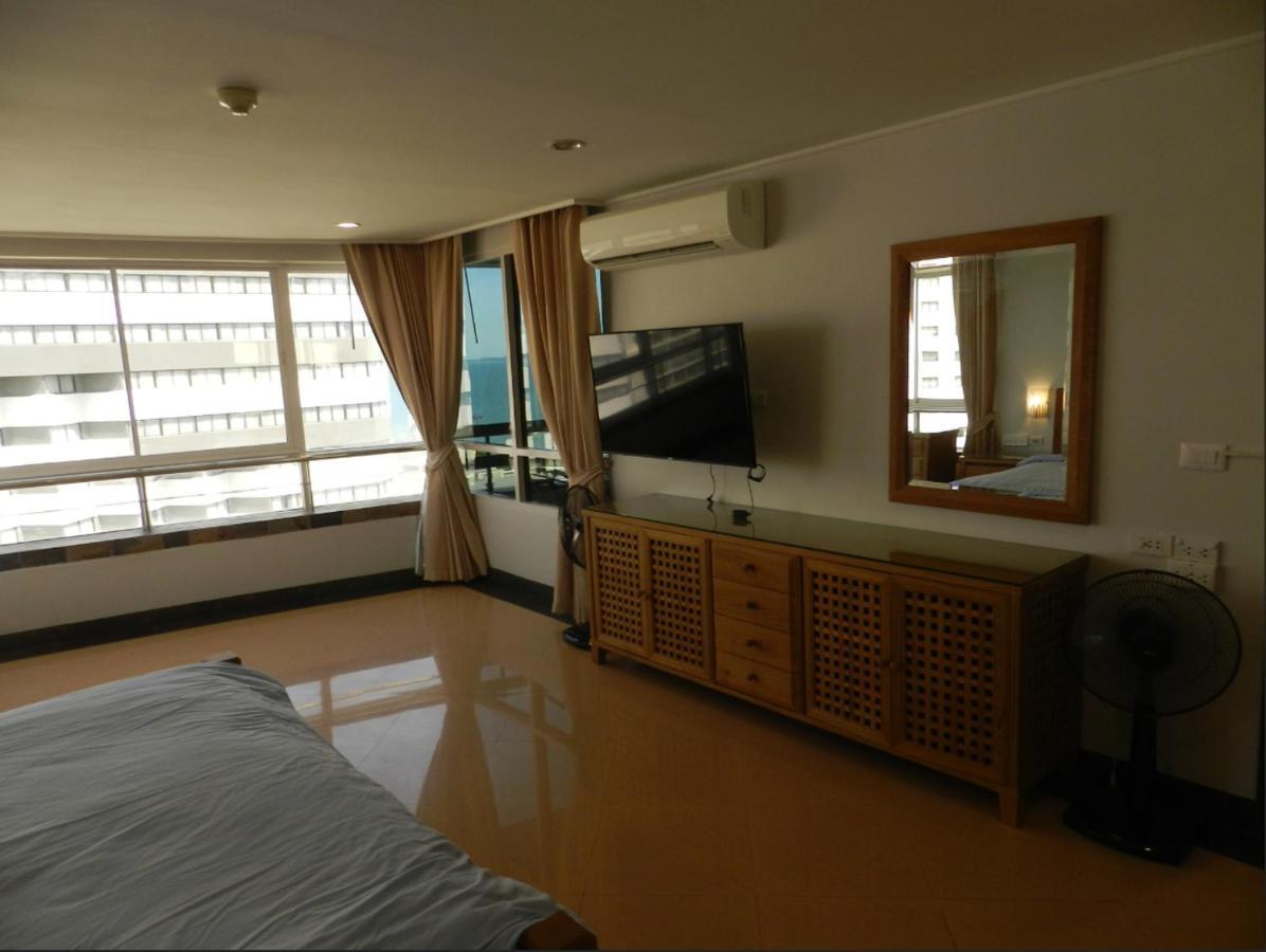 Jomtien Plaza Condotel Esterno foto