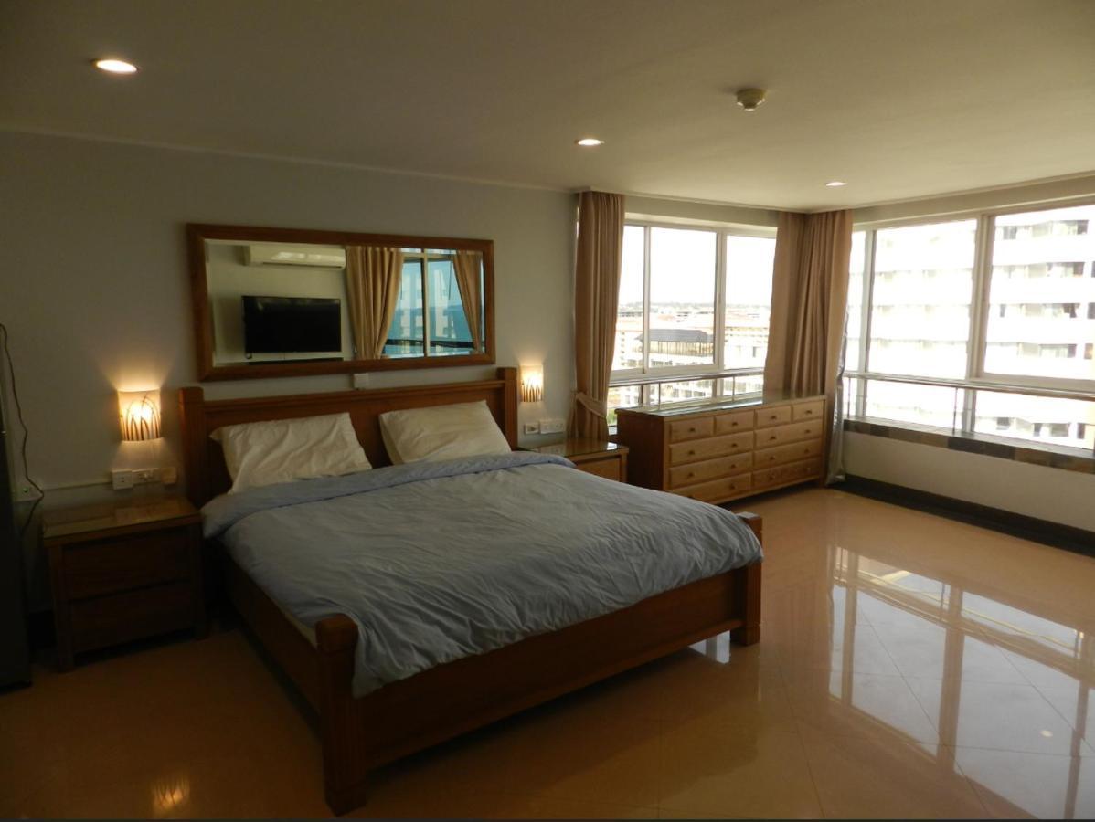 Jomtien Plaza Condotel Esterno foto