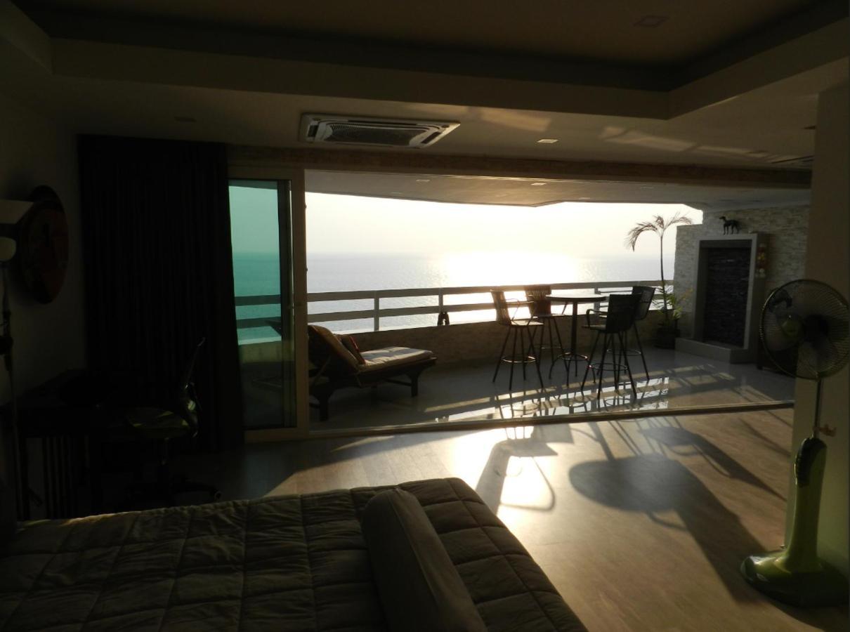 Jomtien Plaza Condotel Esterno foto