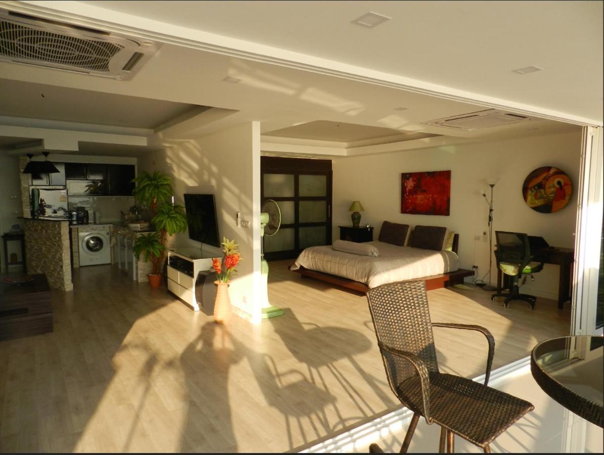 Jomtien Plaza Condotel Esterno foto