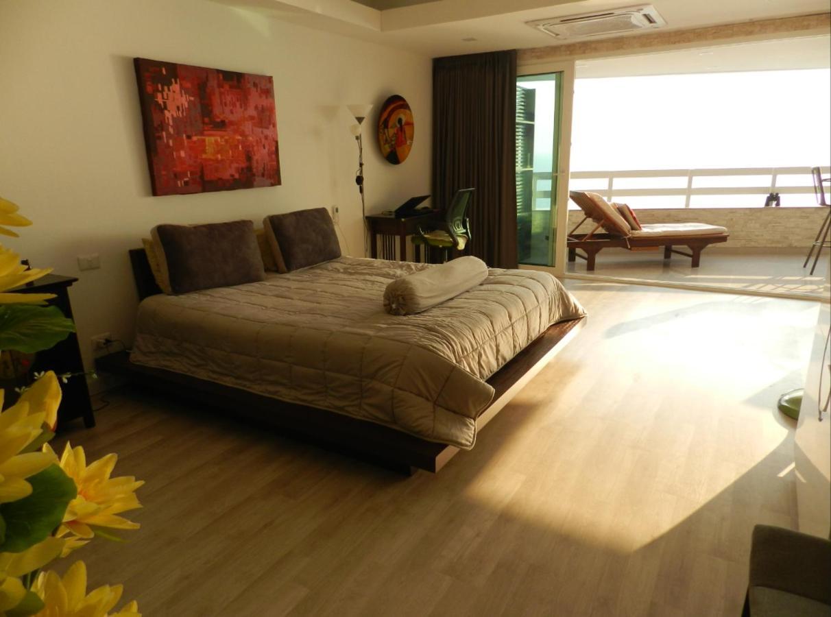 Jomtien Plaza Condotel Esterno foto