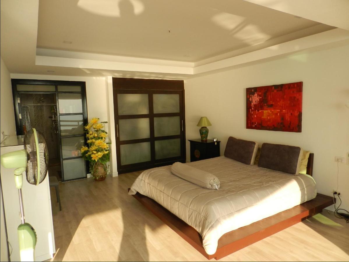 Jomtien Plaza Condotel Esterno foto