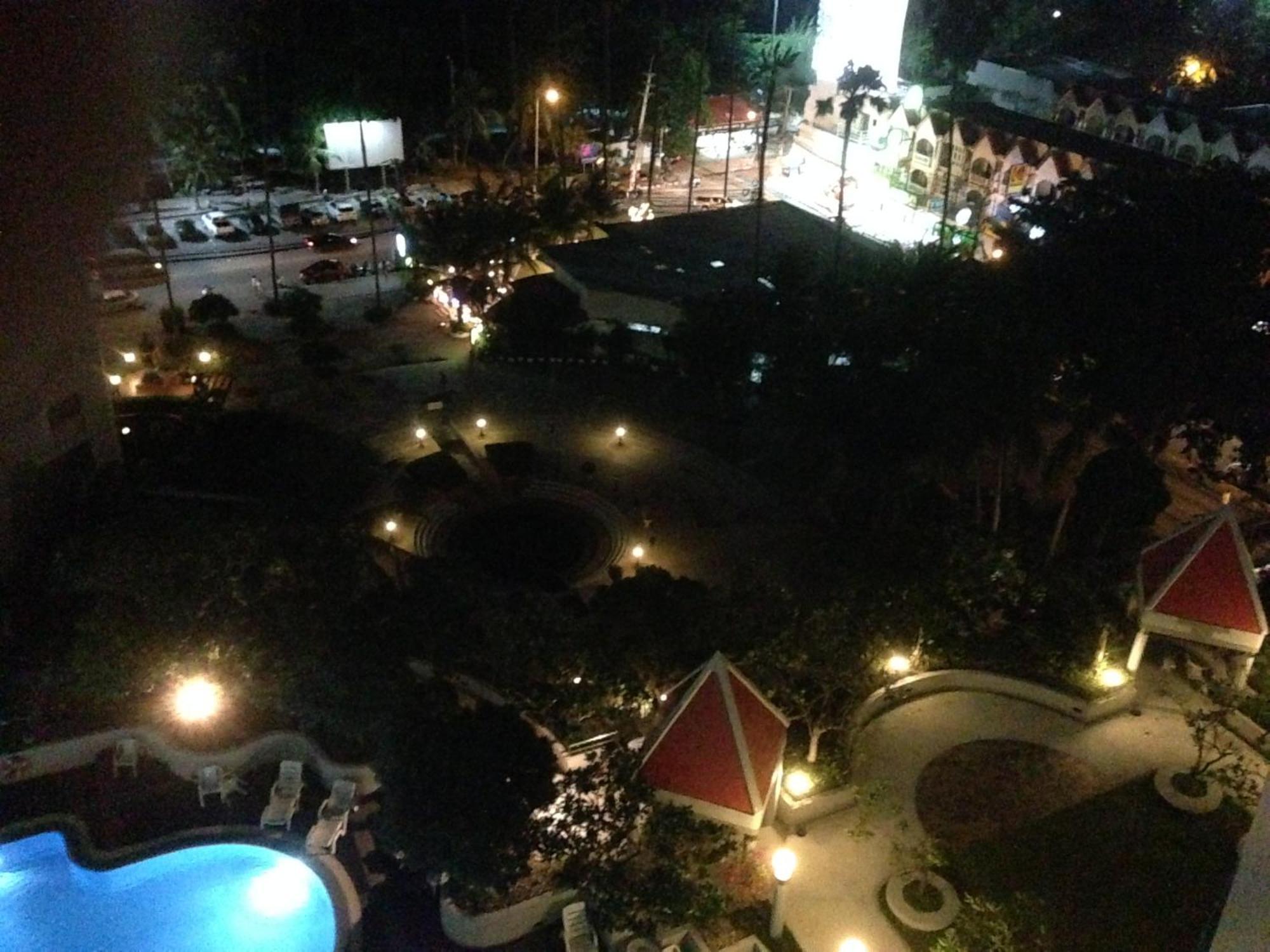 Jomtien Plaza Condotel Esterno foto