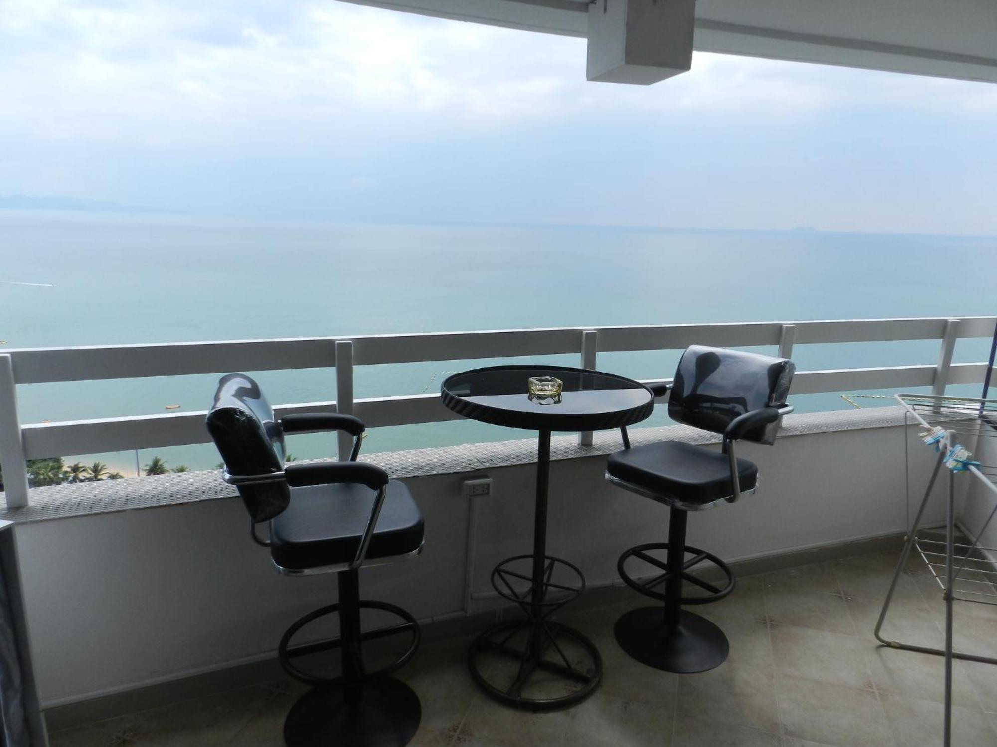 Jomtien Plaza Condotel Camera foto