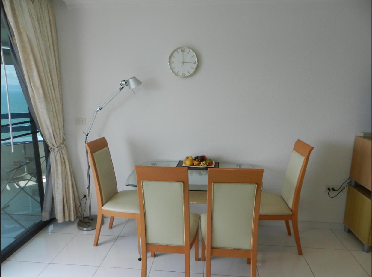 Jomtien Plaza Condotel Camera foto